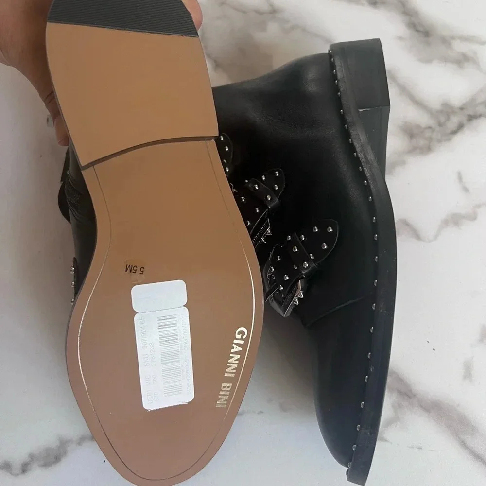 NWT Women’s Gianni Bini black booties
